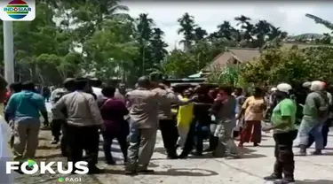 Polisi bertindak tegas karena atas permintaan ketua panitia. Kelompok yang memaksa masuk tidak memiliki hak suara.