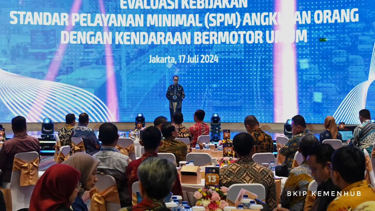Menteri Perhubungan Budi Karya Sumadi dalam FGD bertajuk 'Evaluasi Kebijakan Standar Pelayanan Minimal (SPM) Angkutan Orang Dengan Kendaraan Bermotor Umum', Rabu (17/7/2024). (dok Kemenhub)