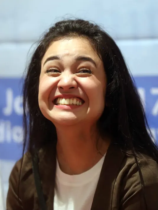 Salah satu pemeran Film London Love Story, Michelle Ziudith yang belum lama ini, 20 Januari merayakan ulang tahunnya yang ke-22, mendapatkan kejutan dari para penggemarnya. (Nurwahyunan/Bintang.com)