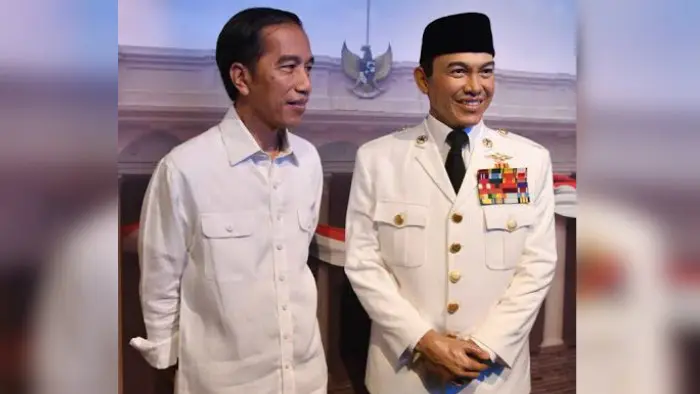 Presiden Jokowi bersama patung lilin Sukarno (foto: biro pers kepresidenan)