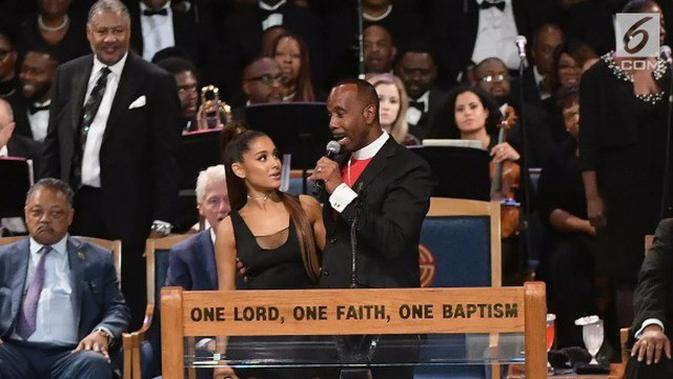 VIDEO: Raba Payudara Ariana Grande, Pendeta Charles Minta 