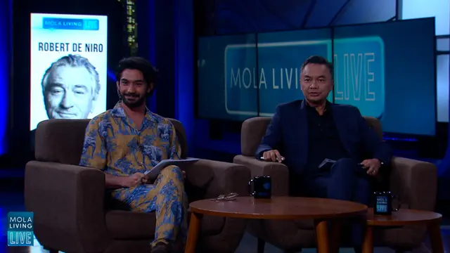 Reza Rahadian dan Dino Patti Djalal mewawancarai Robert De Niro. (Foto: Mola TV)