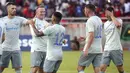 Para pemain Everton merayakan gol Wayne Rooney, saat melawan Gor Mahia pada laga persahabatan di SportsPesa Super Cup final di Dar-es-Salaam, (13/7/2017). Everton menang 2-0.  (AP/Khalfan Said)