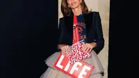 Rahasia Cindy Crawford Tetap Memesona di Usia 60 Tahun, Ini Rutinitas Skincare Sang Supermodel