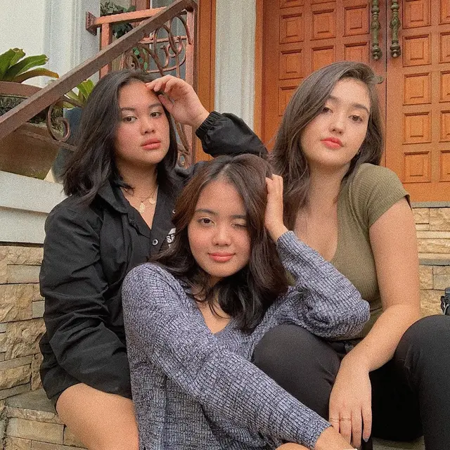 7 Momen Manis Ranty Maria dan Kedua Adiknya Ini Kompak Banget