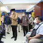 Direktur Jenderal Pajak Suryo Utomo saat memantau pelaporan SPT Tahunan Pajak di KPP Pratama Jakarta Palmerah, Kamis (31/3/2022). Dok DJP