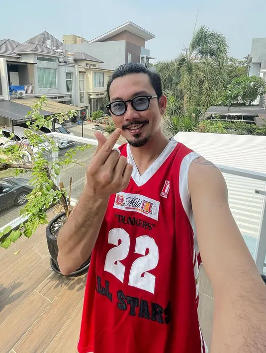 Denny Sumargo Lelang Jarsey (Instagram/sumargodenny)