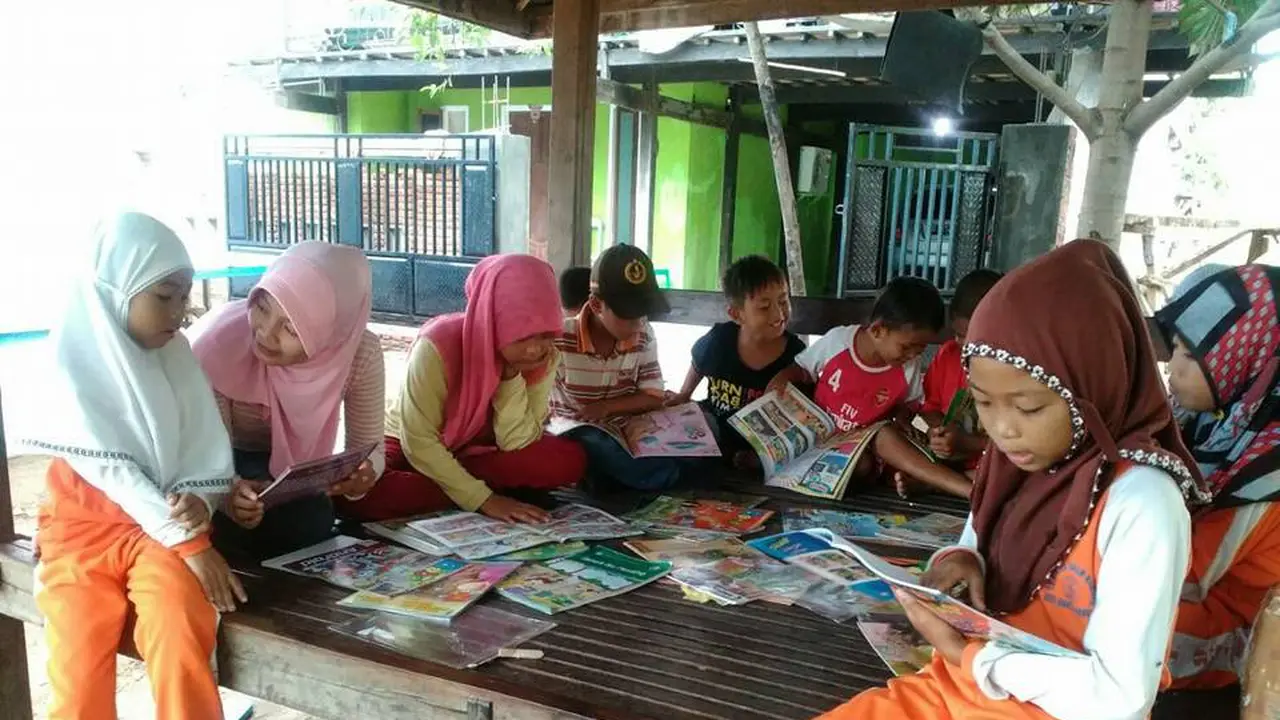 Bangun Perpustakaan, Ini Dua Wanita Tangguh dari Sulsel