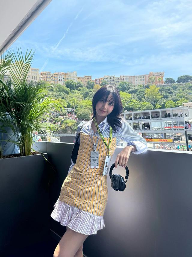 Eksis di F1 Monaco, Lisa Blackpink Pakai Gaun Berbahan Daur Ulang Tutup Botol dan Wadah Plastik