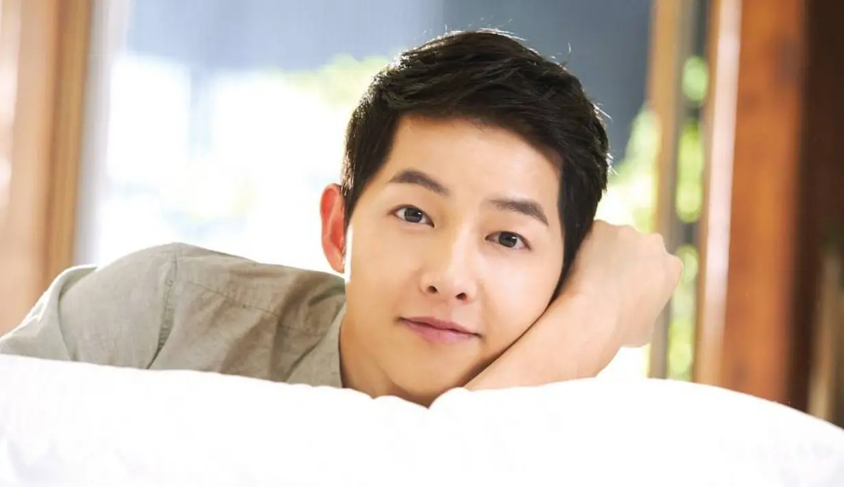 Song Joong Ki termasuk artis yang peduli dengan lingkungan. Ia pernah terlibat pada sebuah film dokumenter berjudul Tears of The Earth. (Foto: Allkpop.com)