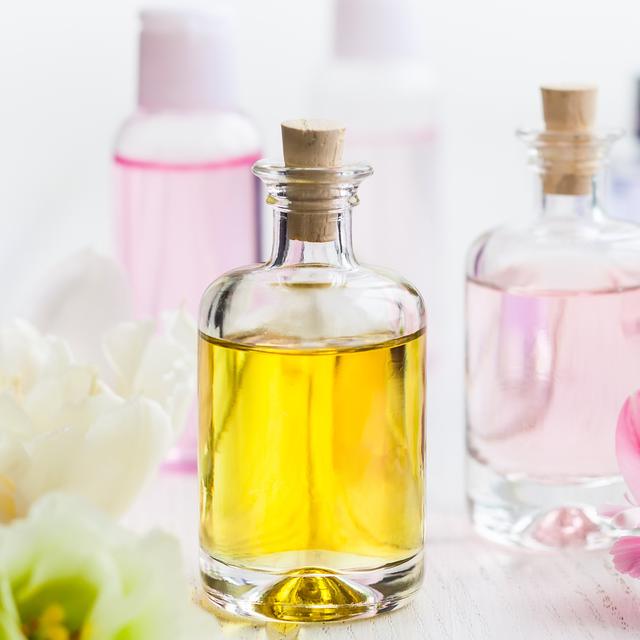 4 Cara Tepat Memakai Parfum Dengan Tepat Dan Tahan Lama Fashion