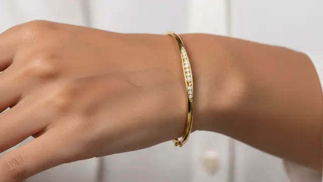 Model Gelang Emas Bangle Tipis Terbaru 2026