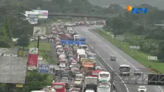 Ratusan warga Bogor yang berjalan kaki menuju Monas turut mengundang sejumlah warga lain untuk turut serta.