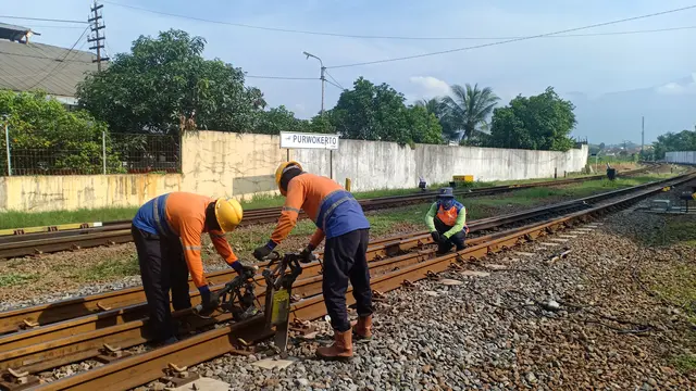 KAI Daop 5 Purwokerto menyediakan Amus dan menyiagakan petugas 24 jam untuk mengantisipasi bencana di jalur kereta akibat dampak La Nina. (Foto: Liputan6.com/Humas KAI Daop 5)