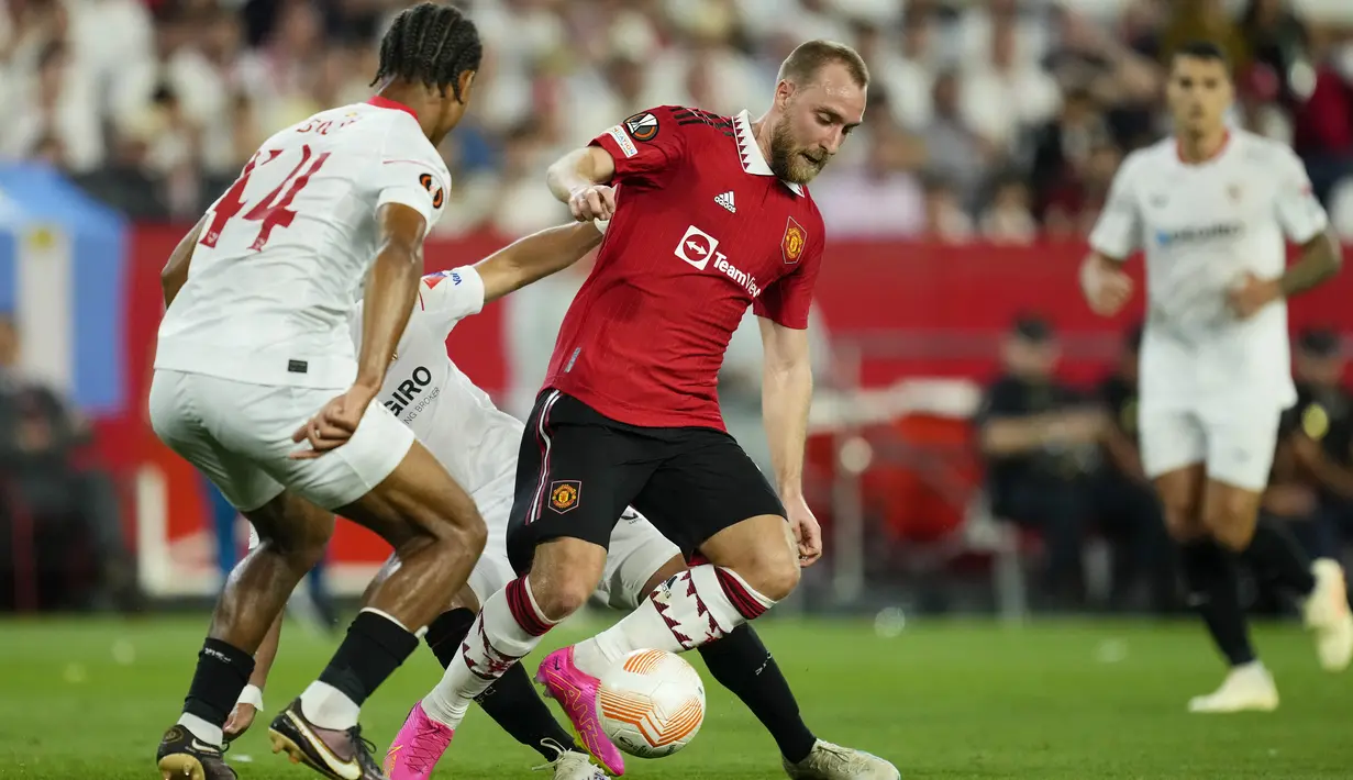 Sementara tim asuhan Erik ten Hag harus mengubur angan-angan treble winner. (AP Photo/Jose Breton)