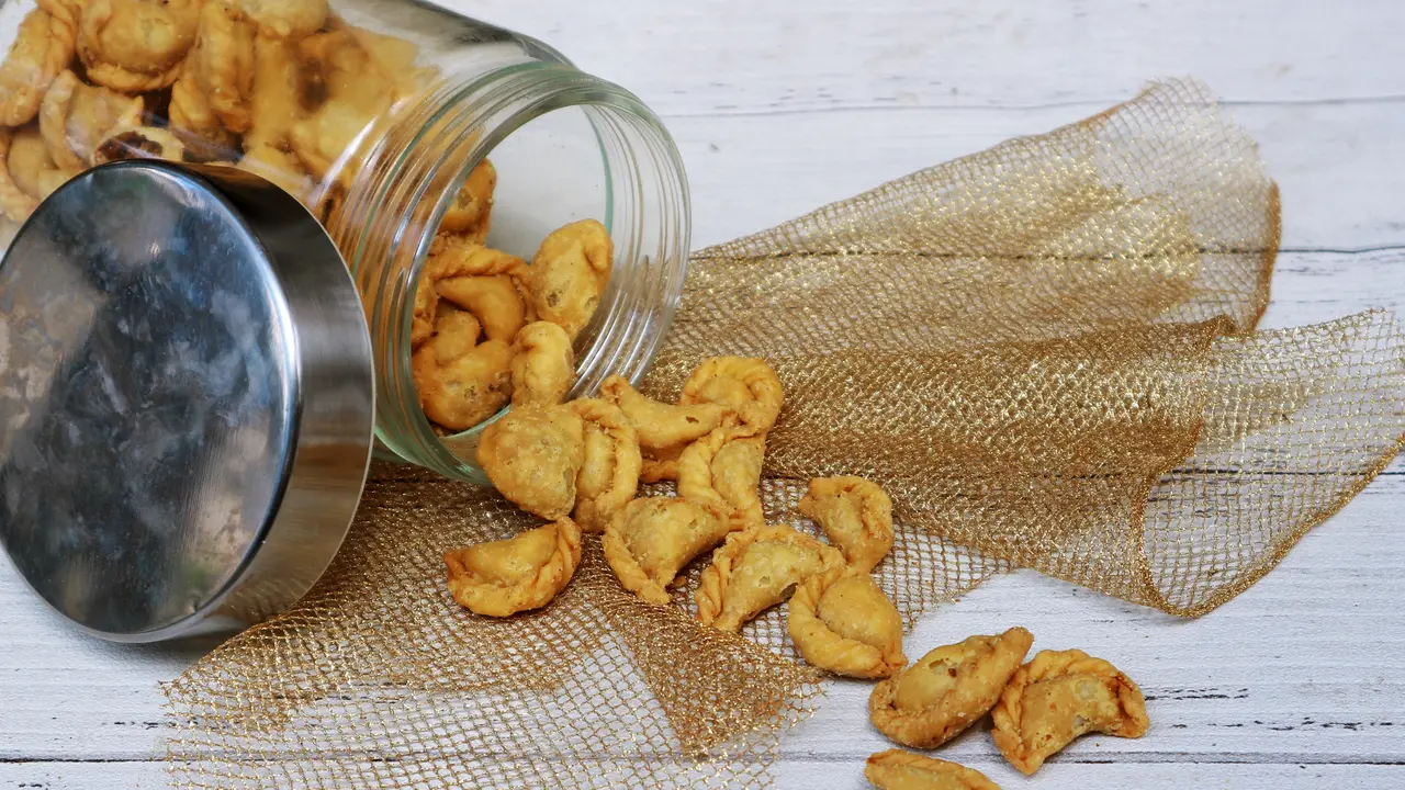 resep pastel kering isi abon renyah tahan lama