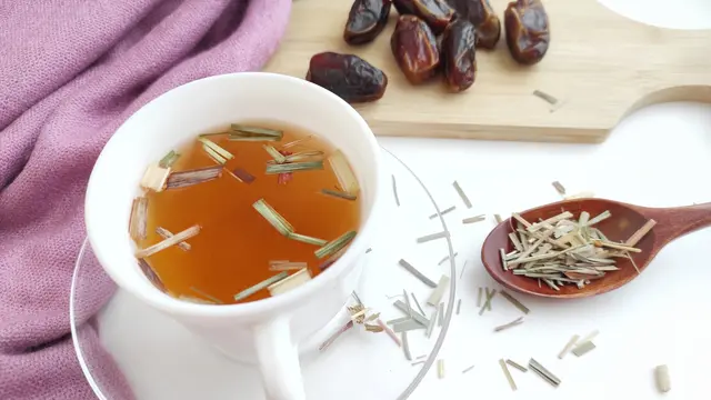 minuman hangat herbal sehat teh serai kurma