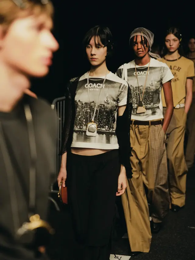 Gaya Couple Goals di NYFW 2026, Syifa Hadju Tampil Feminin dengan Dress Rp13 Juta-an, El Rumi Maskulin dengan Tas Charm Teddy Bear