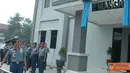 Citizen6, Surabaya: Komandan Kobangdikal Laksda TNI Sadiman, meresmikan Gedung Miangas untuk menunjang perkuliahan mahasiswa jurusan Teknik Mesin dan Teknik Elektro di kampus STTAL  Bumimoro Kobangdikal, Surabaya. (Pengirim: Penkobangdikal)
