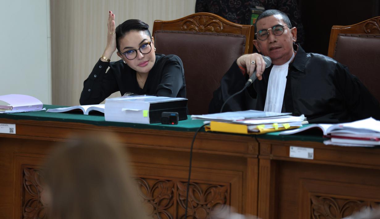 Sidang kali ini diagendakan untuk mendengarkan keterangan saksi atau ahli yang dihadirkan Jaksa Penuntut Umum (JPU). (Kapanlagi.com/Budy Santoso)