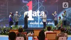 Menteri Ketenagakerjaan Ida Fauziyah (keempat kiri) bersama Sekretaris Jenderal Kemnaker Anwar Sanusi dan Kepala Badan Perencanaan dan Pengembangan Ketenagakerjaan Bambang Satrio Lelono meluncurkan Satu Data Ketenagakerjaan di Kantor Kemnaker, Jakarta, Kamis (5/11/2020). (Liputan6.com/Faizal Fanani)