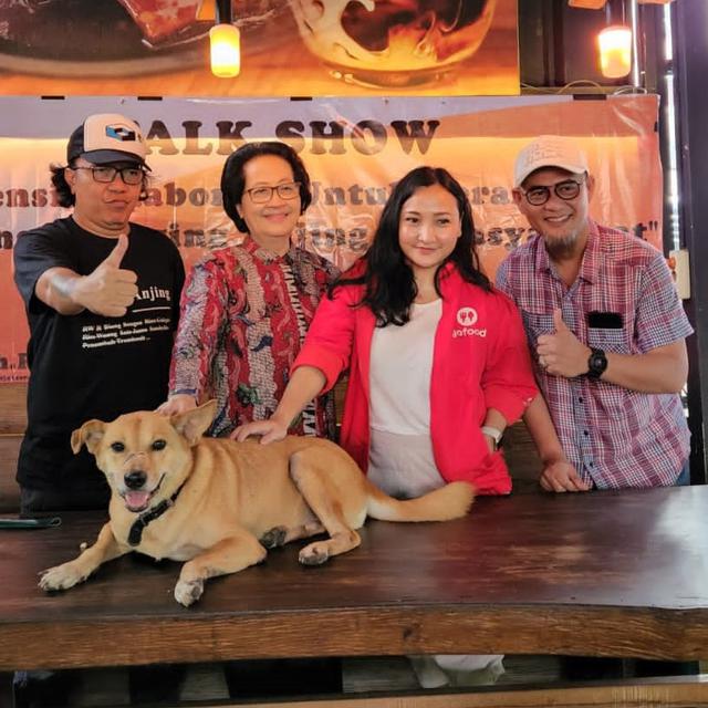 Animal Defenders Indonesia mengumumkan kolaborasinya bersama GoFood untuk memastikan layanan selalu bebas dari penjualan makanan/minuman dari bahan dasar atau olahan daging anjing (Dok. Animal Defenders Indonesia)