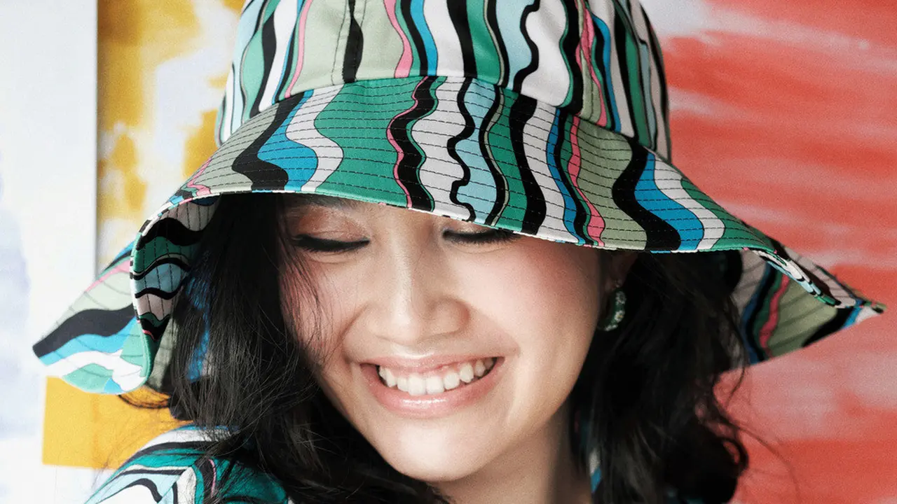 Melihat Koleksi Outfit Febby Rastanty yang Terbuat Serat Ramah Lingkungan