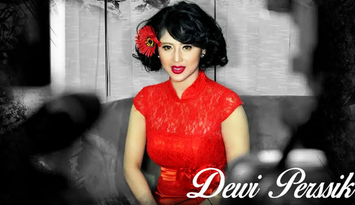 Selain piawai bernyanyi ternyata Dewi Perssik juga piawai dalam memerankan adegan panas dalam berbagai film layar lebar. Film-film horor yang dibintangi Depe antaralain : Setan Budeg, Tiren (Mati Kemarin), dan Tali Pocong Perawan (Liputan6.com/Sangaji)