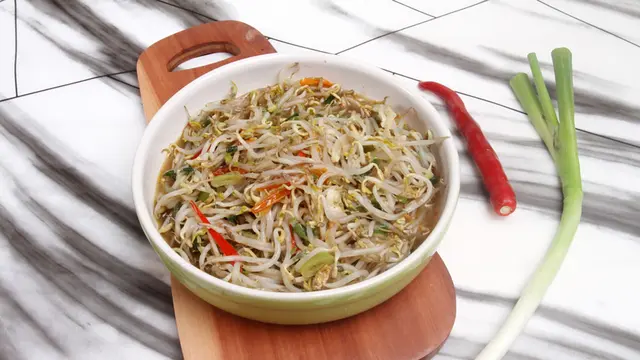 tumis taoge ikan asin