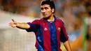 7. Gheorghe Hagi, gelandang ini diboyong Cruyff ke Barcelona pada musim 94/95 dari Brescia. Legenda  Rumania itu hanya dua musim bersama Barca, karena ia pindah ke Galatasaray saat Cruyff meninggalkan kursinya di Barca. (Bola.com/www.pinterest.com)