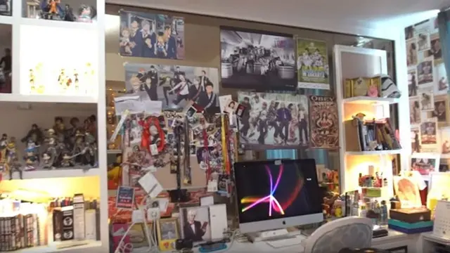 6 Potret Unik Kamar Cinta Kuya, Penuh Foto dan Korean Stuff