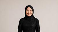 Model Gamis Hitam Kombinasi Brokat dan Satin
