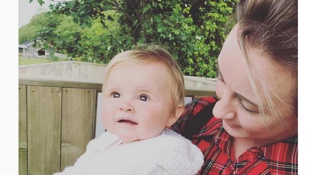 Istri Cal Crutchlow, Lucy Heron, dan putrinya, Willow