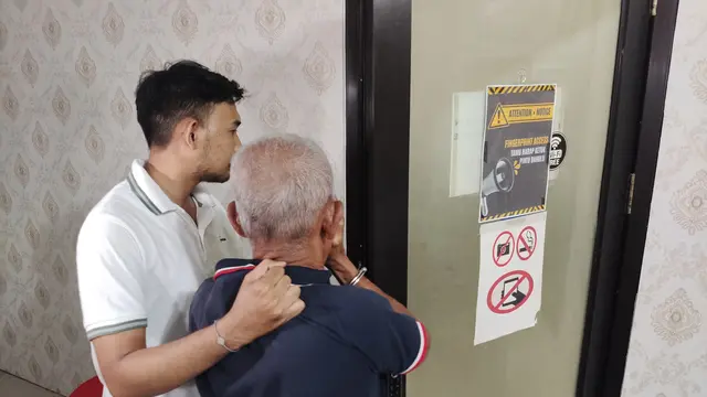 Kakek berusia 70 tahun bernama Nain alias Engkong mencabuli 3 anak laki-laki di Tapos, Depok.
