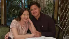 Pada 24 Oktober 2022, Ashilla dan Heisel Bolang rayakan ulang tahun pernikahannya dengan dinner romantis berdua. Meski momennya sederhana, namun keduanya tetap terlihat hangat dan romantis. Satu tahun berlalu, keduanya terlihat baru menikah kemarin, bahkan warganet ungkap tak terasa jika mantan anggota girl grup Blink ini sudah satu tahun mengarungi rumah tangga. (Liputan6.com/IG/@zhrtiaraashilla)