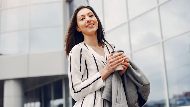 wanita oktober tegar dan tidak gentar