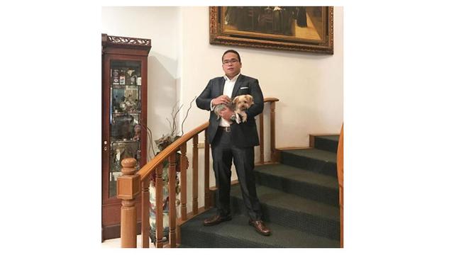 6 Penampakan Rumah Hotman Paris, Tampak Mewah dengan Dilapisi Emas