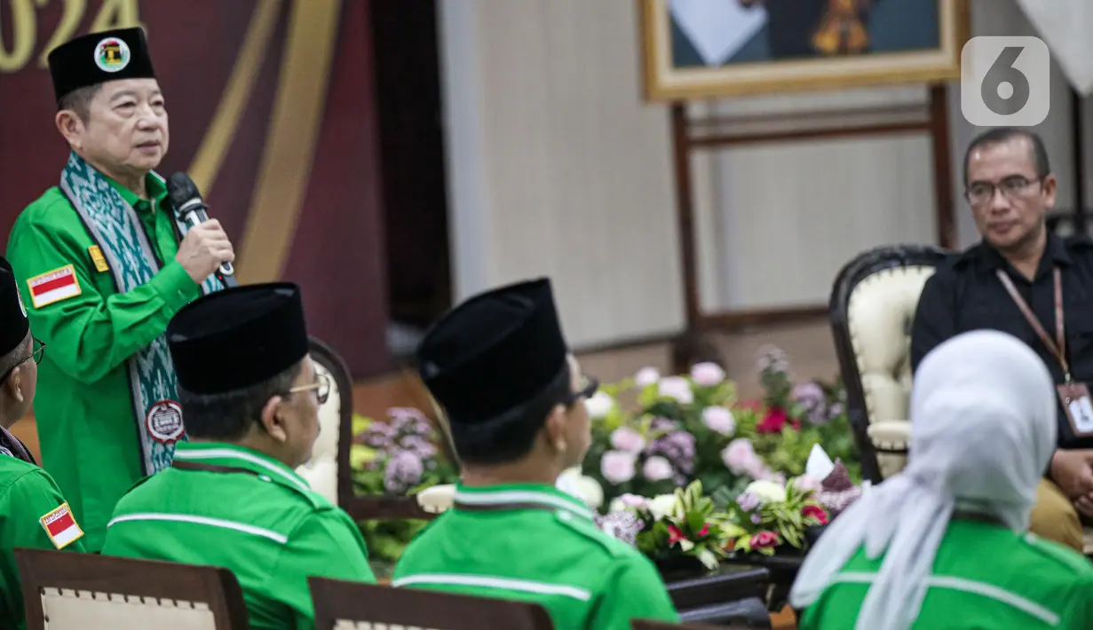 Ketua Umum Partai Persatuan Pembangunan (PPP) Suharso Monoarfa memberikan sambutan saat Pendaftaran Partai Politik Calon Peserta Pemilu tahun 2024 di Gedung KPU, Jakarta, Rabu (10/8/2022). Diketahui, PPP mendaftarkan diri bersama dengan parpol lainnya di Koalisi Indonesia Bersatu yakni PAN dan Golkar.  (Liputan6.com/Faizal Fanani)