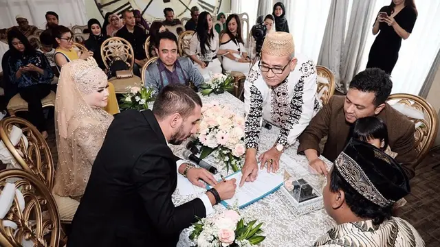 Siti Liza Menikah (Sumber: Instagram/sitiliza2013)