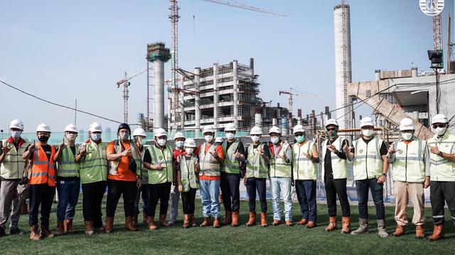 Kunjungan Gubernur DKI Jakarta, Anies Baswedan, Persija Jakarta, dan The Jakmania ke Jakarta International Stadium (JIS).