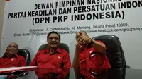 Ketua Umum PKPI Kubu Haris Sudarno memberi keterangan pers