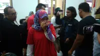 Terbukti bersalah ikut melakukan pembunuhan terhadap Suherwan alias Iwan Kakek, istri Andi Lala, Reni Safitri dijatuhi hukuman 9 tahun penjara. (Liputan6.com/Reza Efendi)