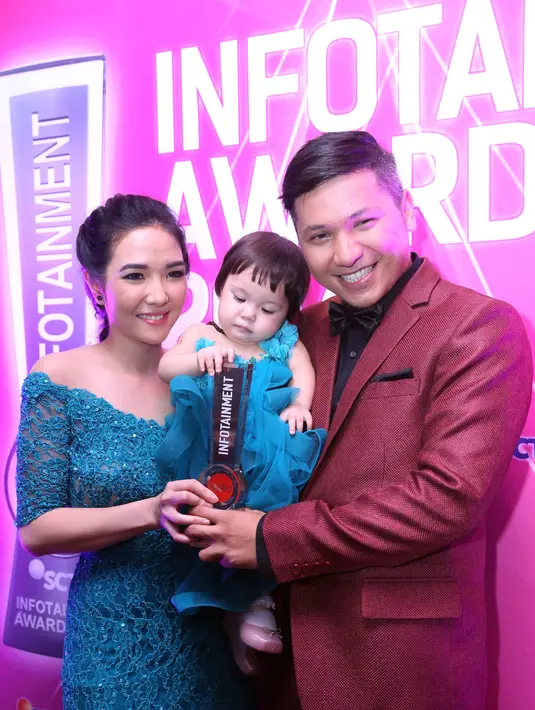 Kostum yang dikenakan Gempi merupakan dress untuk anak kecil perempuan pada umumnya, namun rupanya Gisel mengakui jika buah hatinya tersebut sangat jarang memakai dress. Ia mengatakan jika Gempi biasanya pakai celana. (Nurwahyunan/Bintang.com)