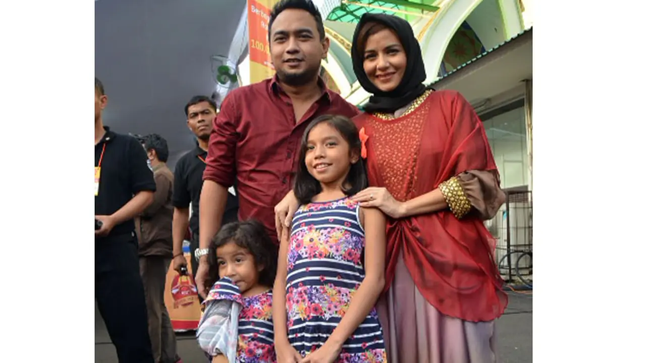 Bebi Romeo dan Meisya Siregar Tak <i>Ngoyo </i> Ajar Anak Puasa