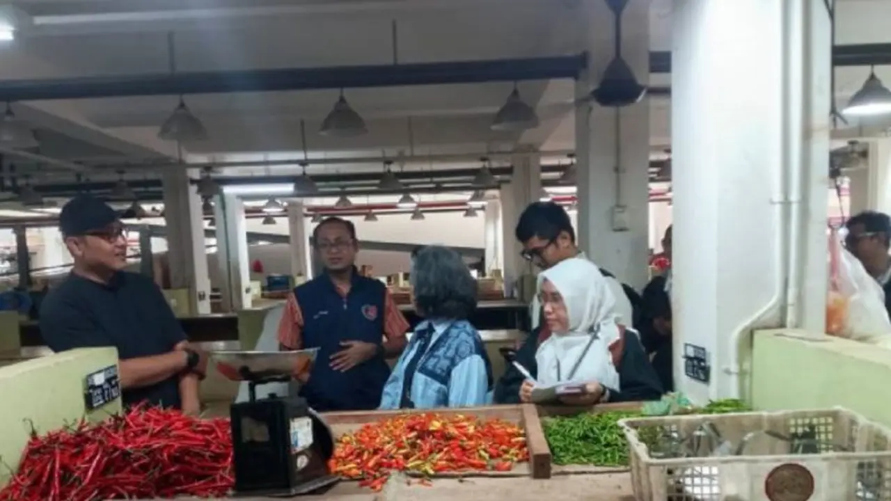 Pemantauan harga pangan di Pasar Anyar khususnya cabai merah yang alami kenaikan saat bulan Ramadan.