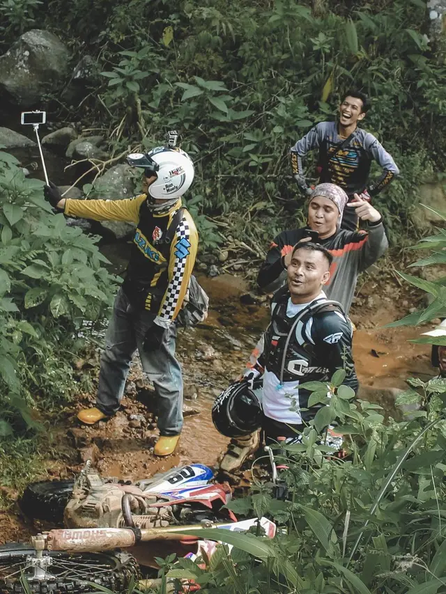 8 Potret Judika Pertama Kali Ikut Main Motor Trail, Jadi Pengalaman Seru