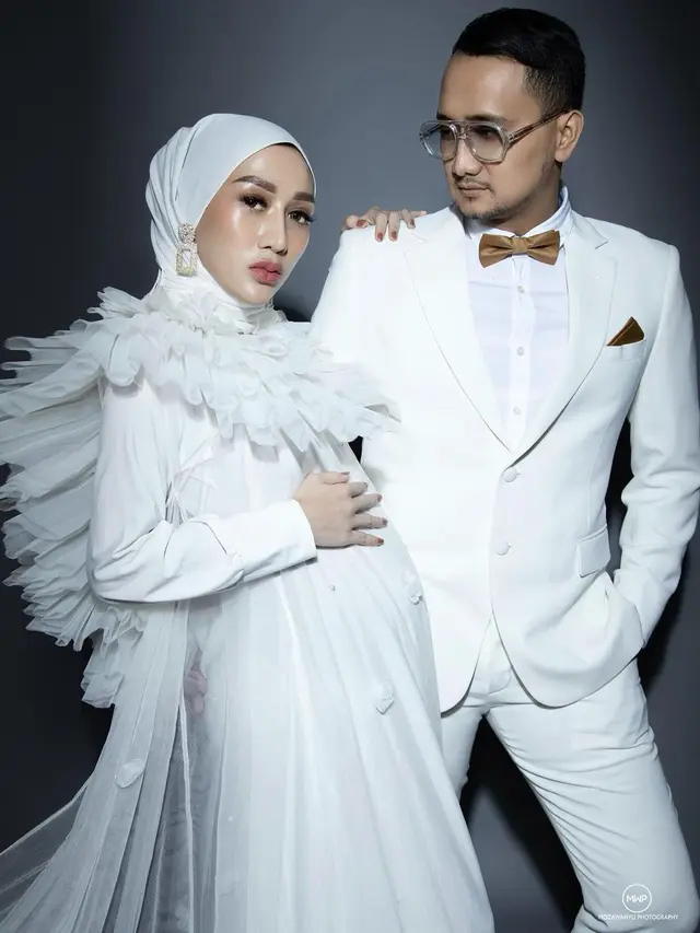 Makin Buncit, Ini 6 Potret Dokter Reza Gladys Pamerkan Baby Bump Jelang Lahiran