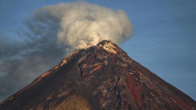 Ilustrasi gunung meletus