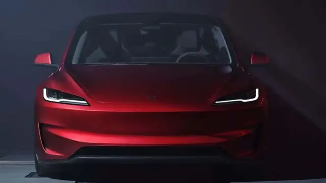 Tesla Luncurkan Model 3 Paling Bertenaga, 96 Km/Jam Hanya 2,9 Detik (Motor1)