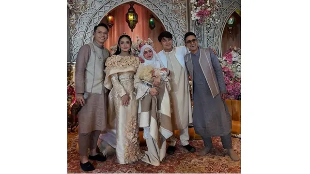 8 Potret Artis di Akikah Anak Kedua Lesti Kejora, Krisdayanti hingga Nikita Mirzani